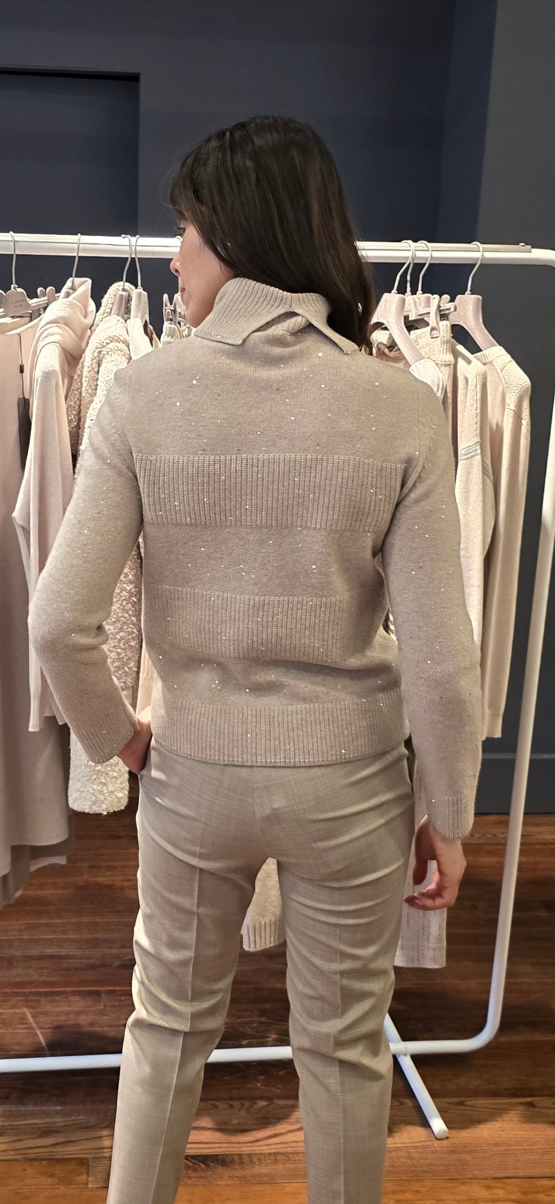 High neck fitted sweater with sequin