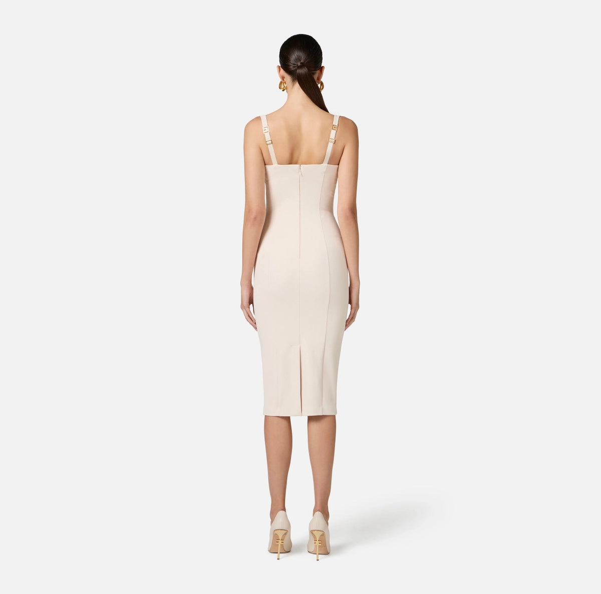 Dress in double layer stretch crêpe fabric with embroidered scallop