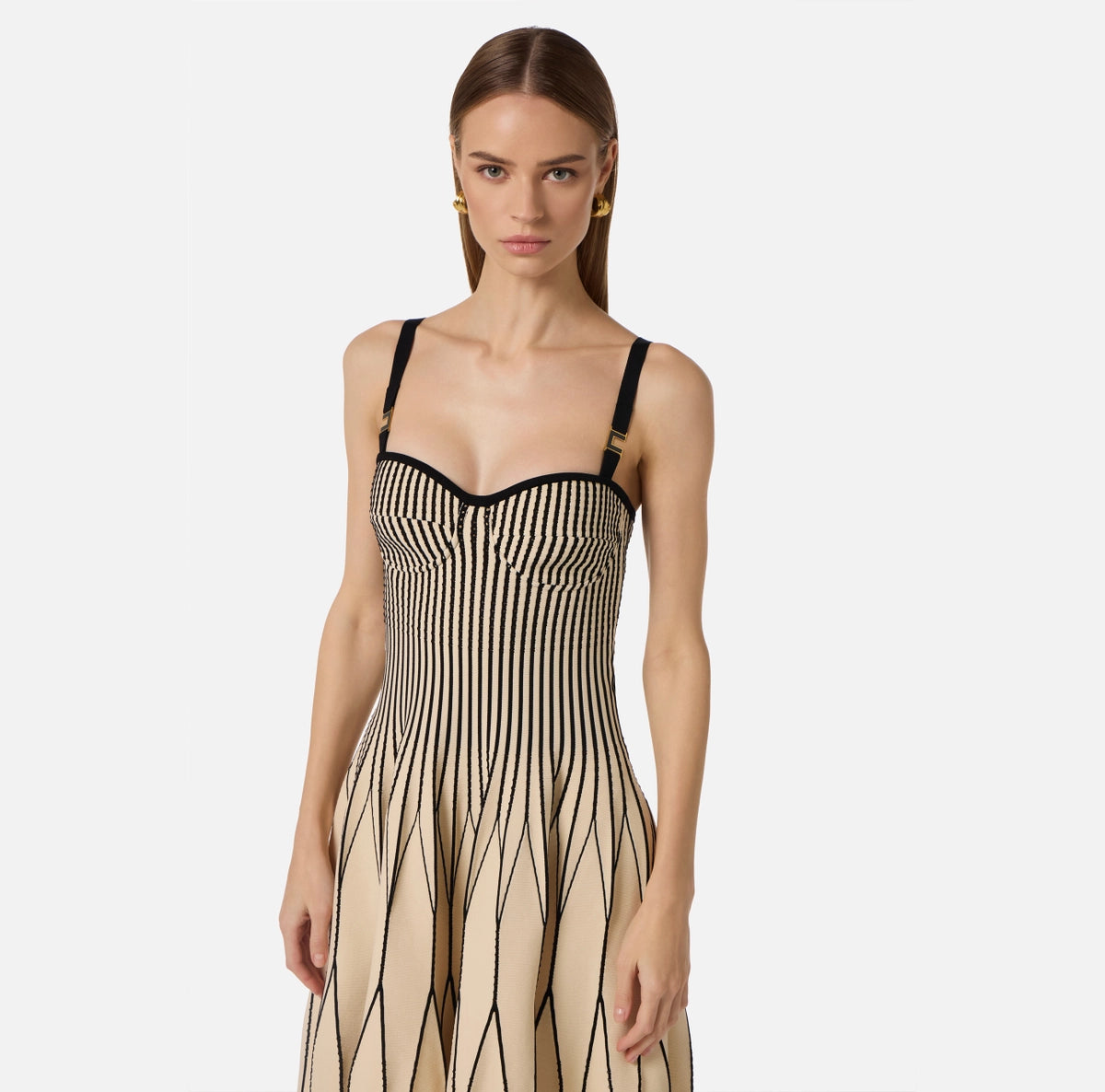 Dress in two-colour knit fabric