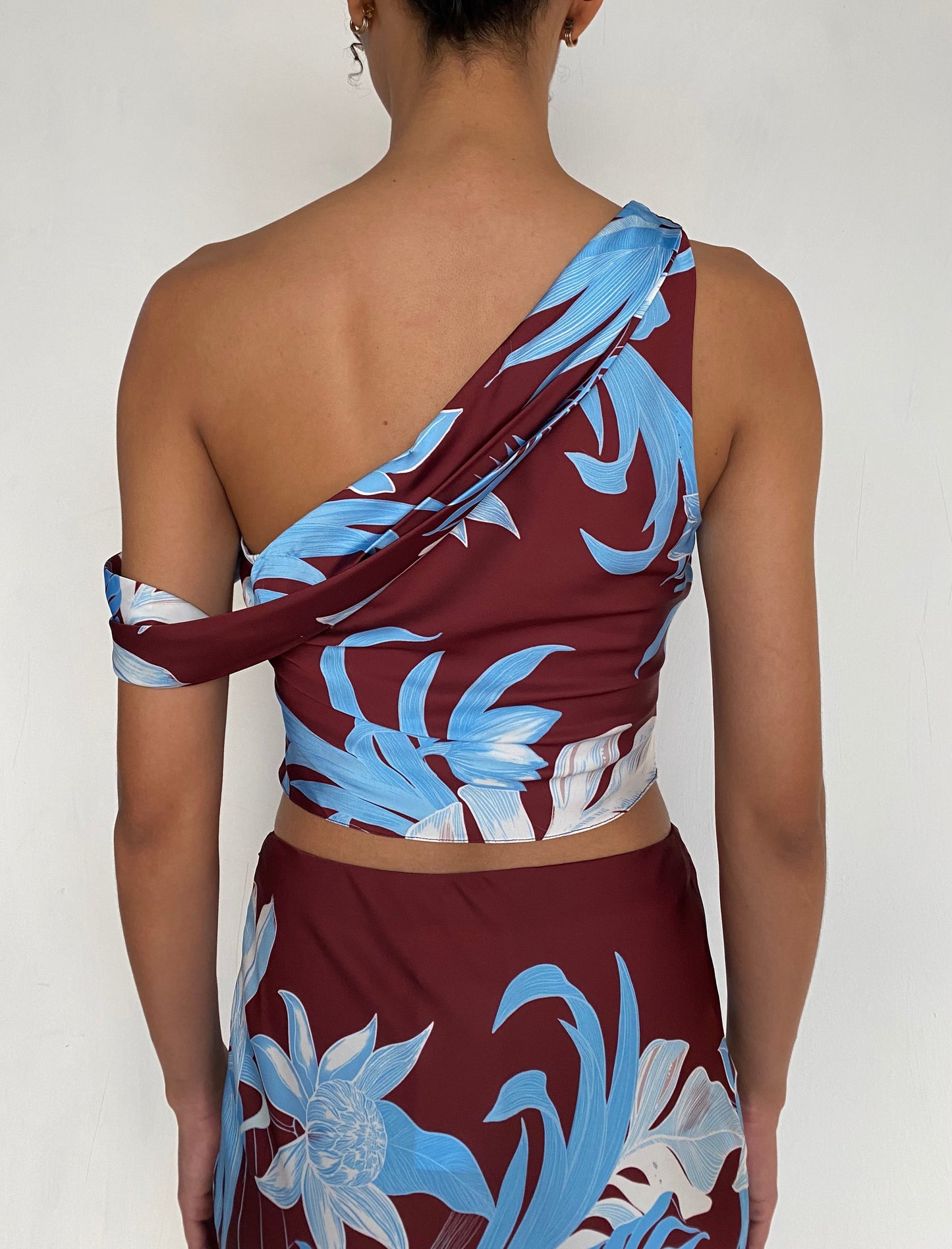 ONE SHOULDER COWL TOP