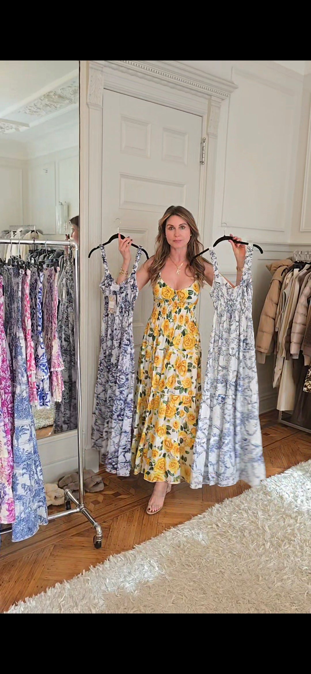 Maxi dress with straps