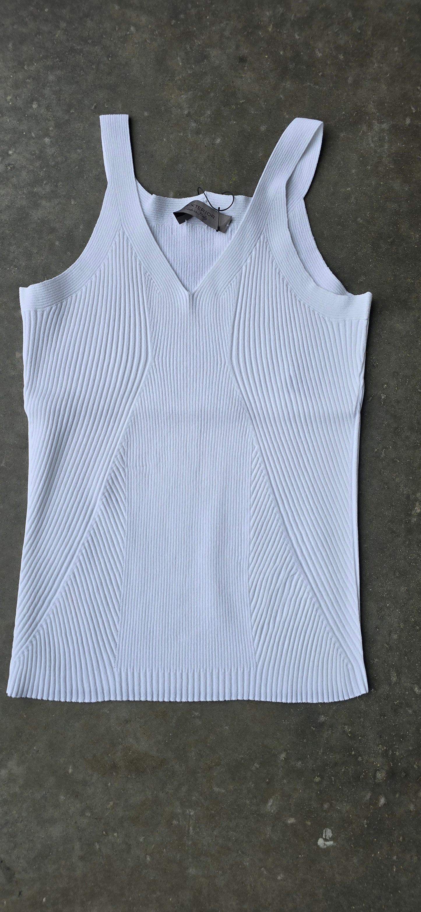 Ribbed Italian tank