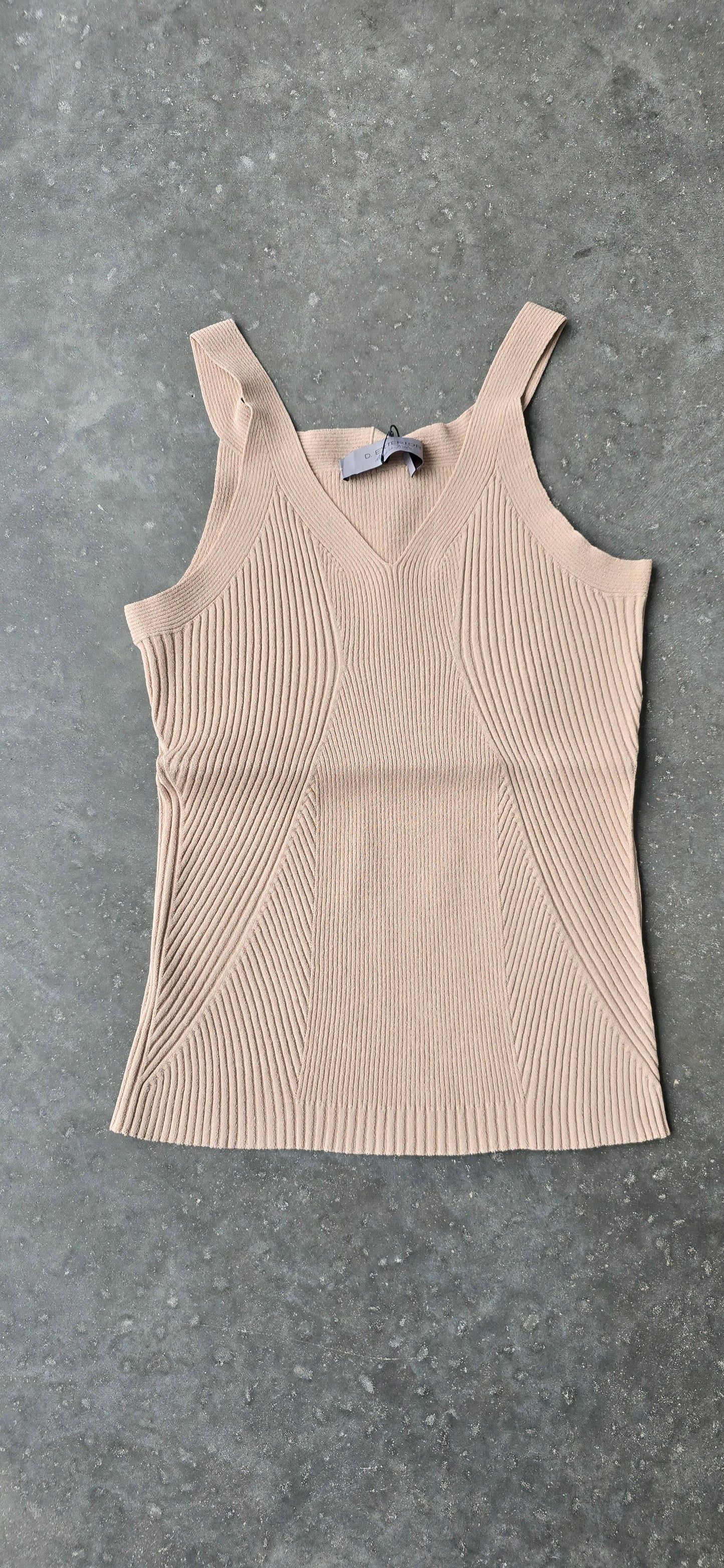 Ribbed Italian tank