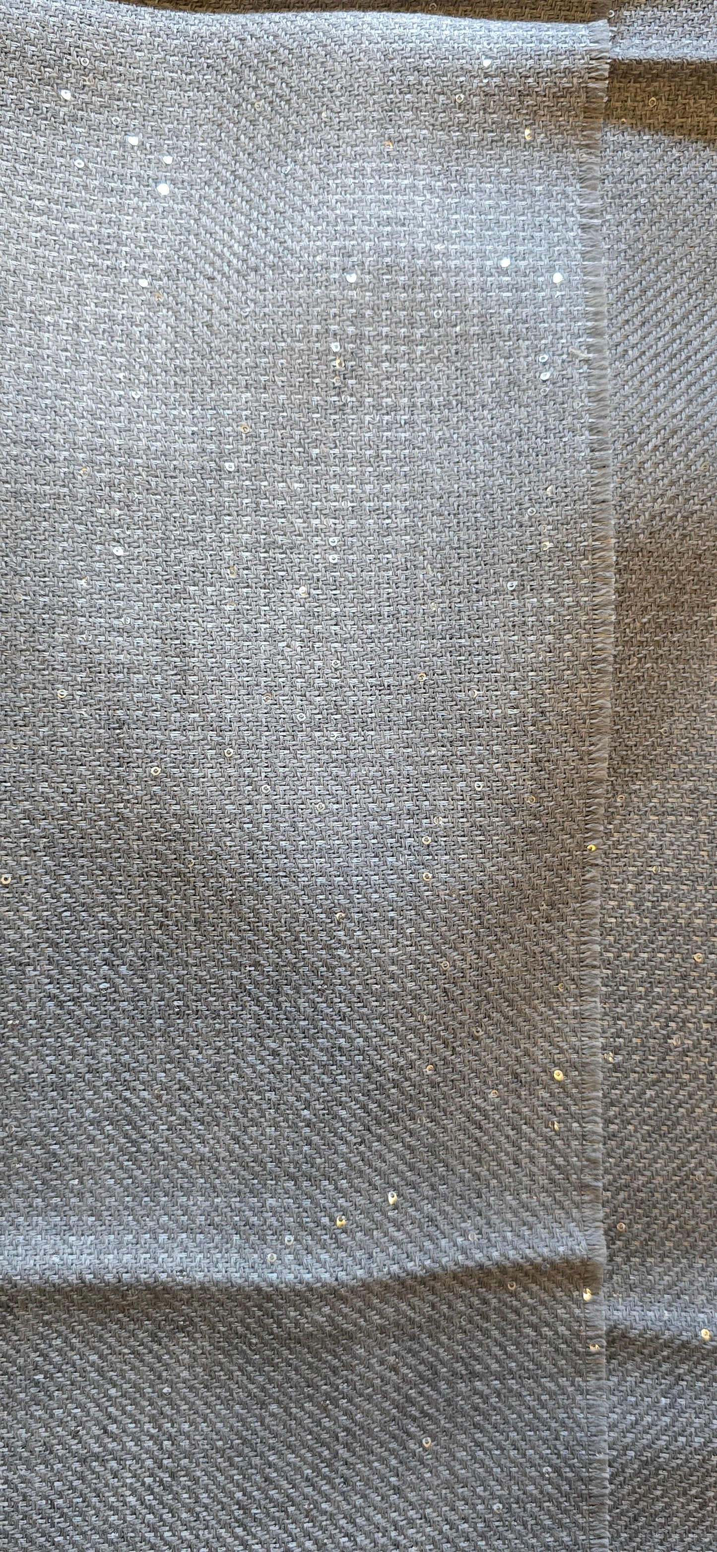 Scarf with sequins