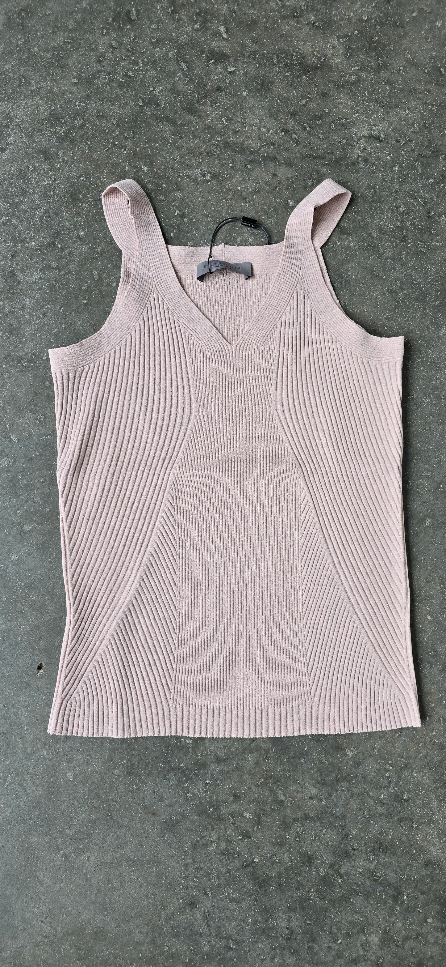 Ribbed Italian tank