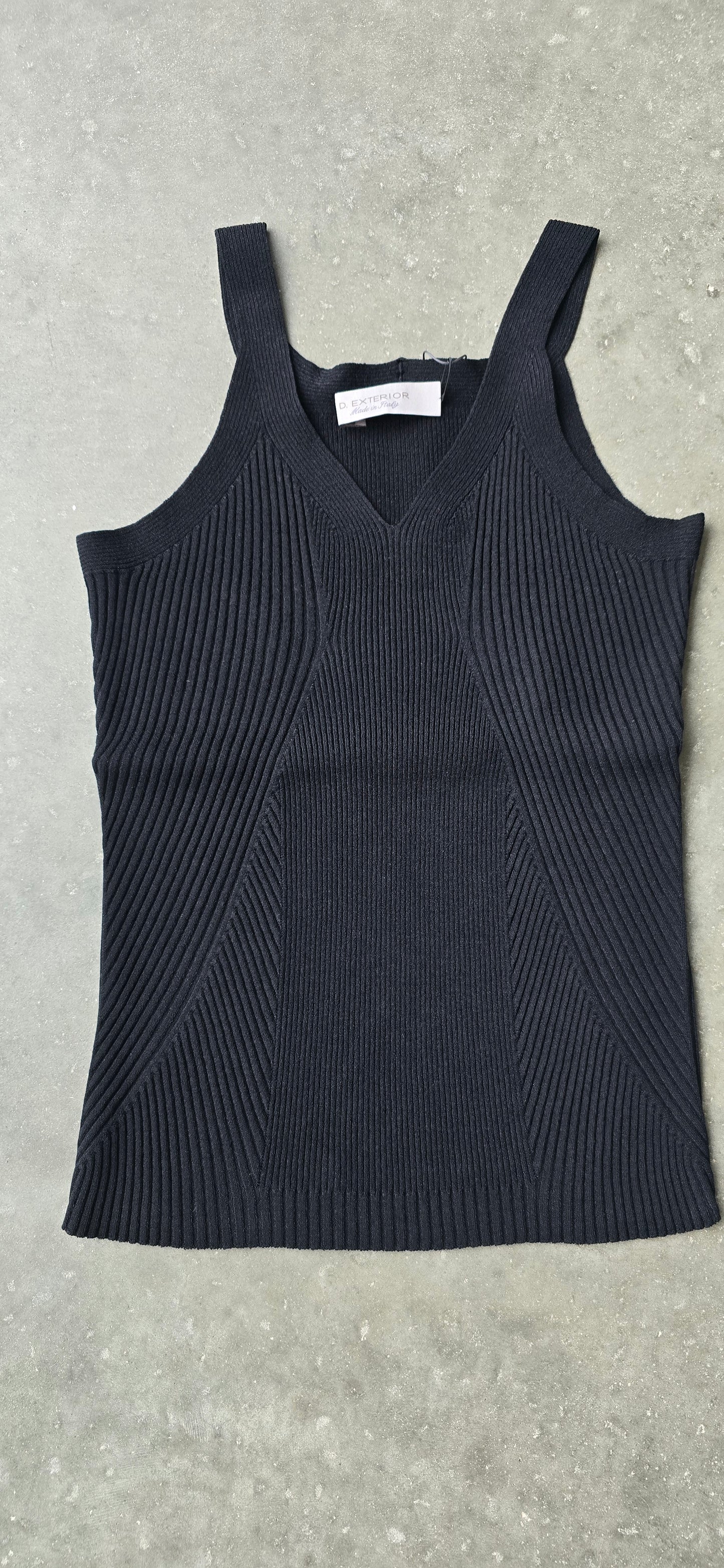 Ribbed Italian tank