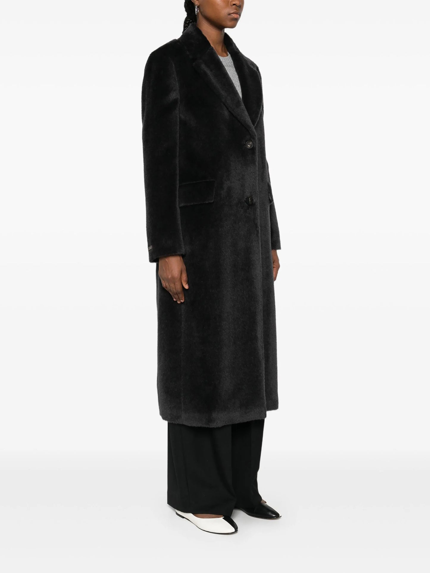 Notched-lapel buttoned coat