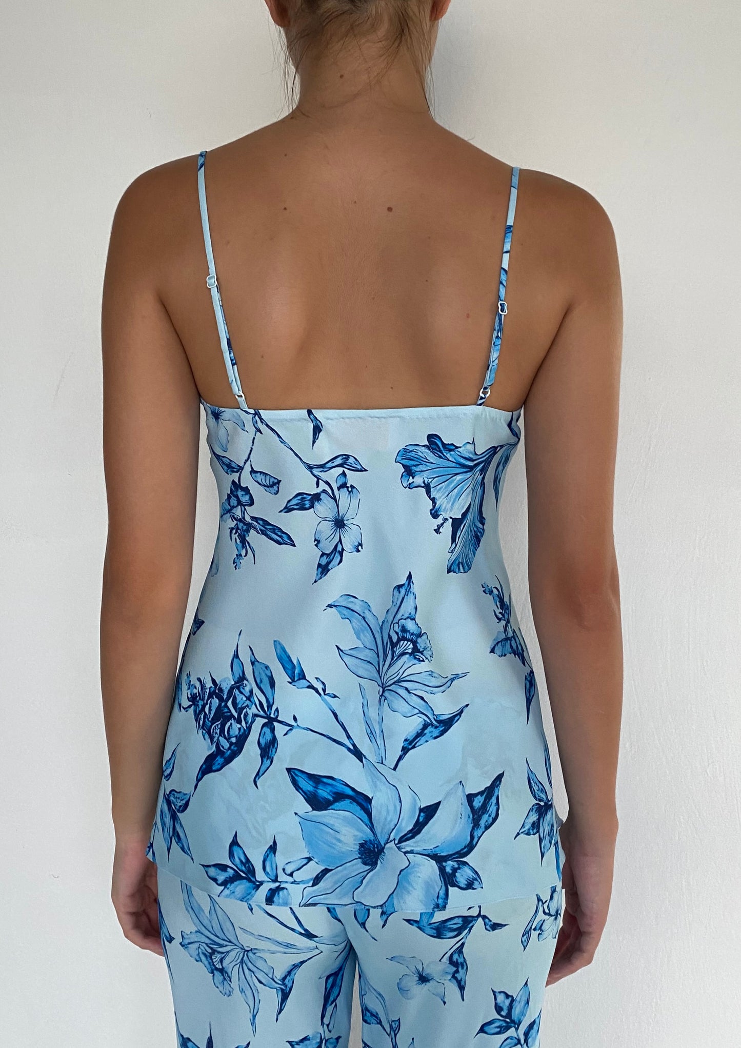 V-NECK STRAPPY TOP