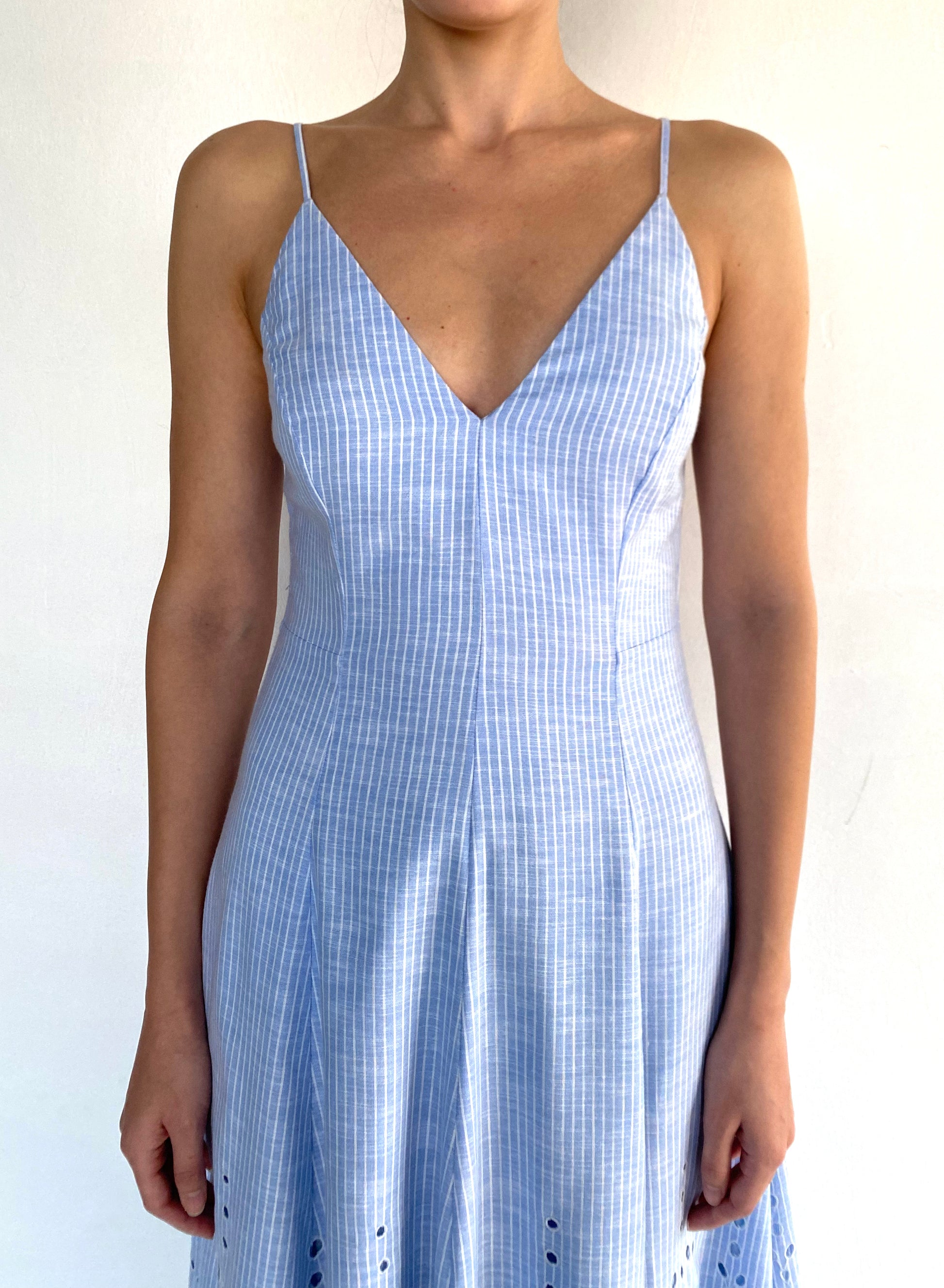V-NECK MIDI DRESS