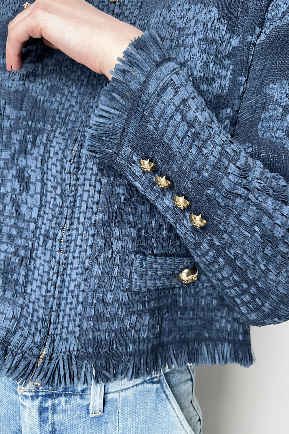D. EXTERIOR EMBOSSED KNIT JACKET WITH FRINGES IN DARK BLUE