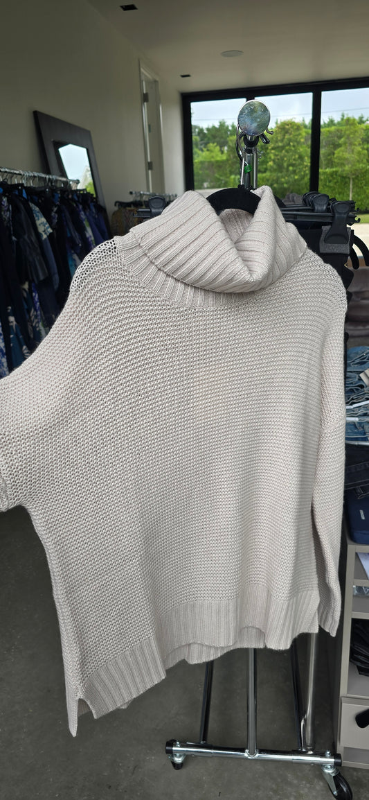 Garter T-Neck sweater