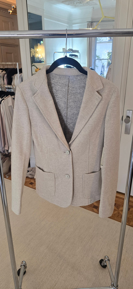 Wool fitted blazer