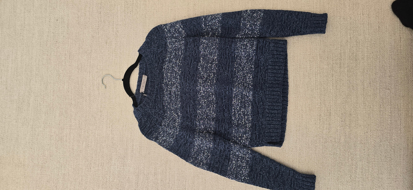 Long sleeve sweater with sequin
