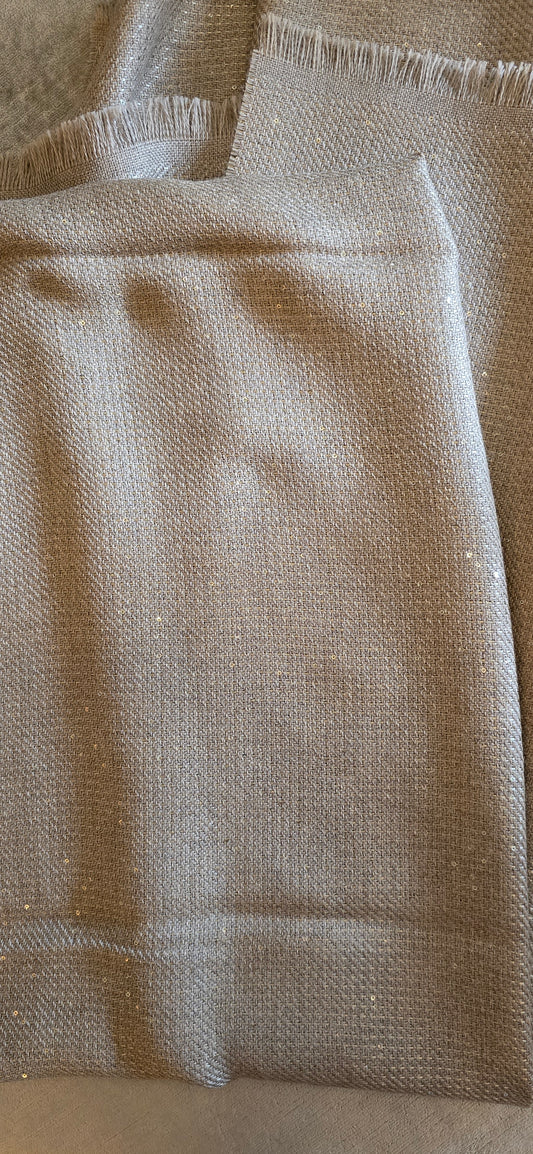 Scarf with sequins