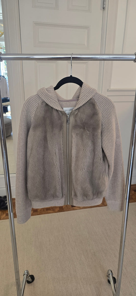 Knitted jacket with mink front
